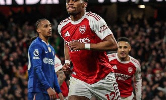 足坛一夜动态：AC米兰复仇升班马，曼联11轮不败，阿森纳2-1切尔西