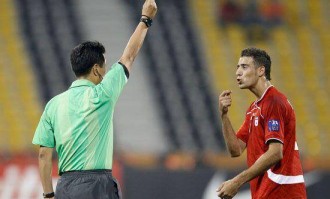 6-1大胜却故意洗牌？孔帕尼的拜仁连黄牌都在玩战术！